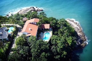 Casa Genoveva guesthouse accommodation Brazil Ubatuba beach